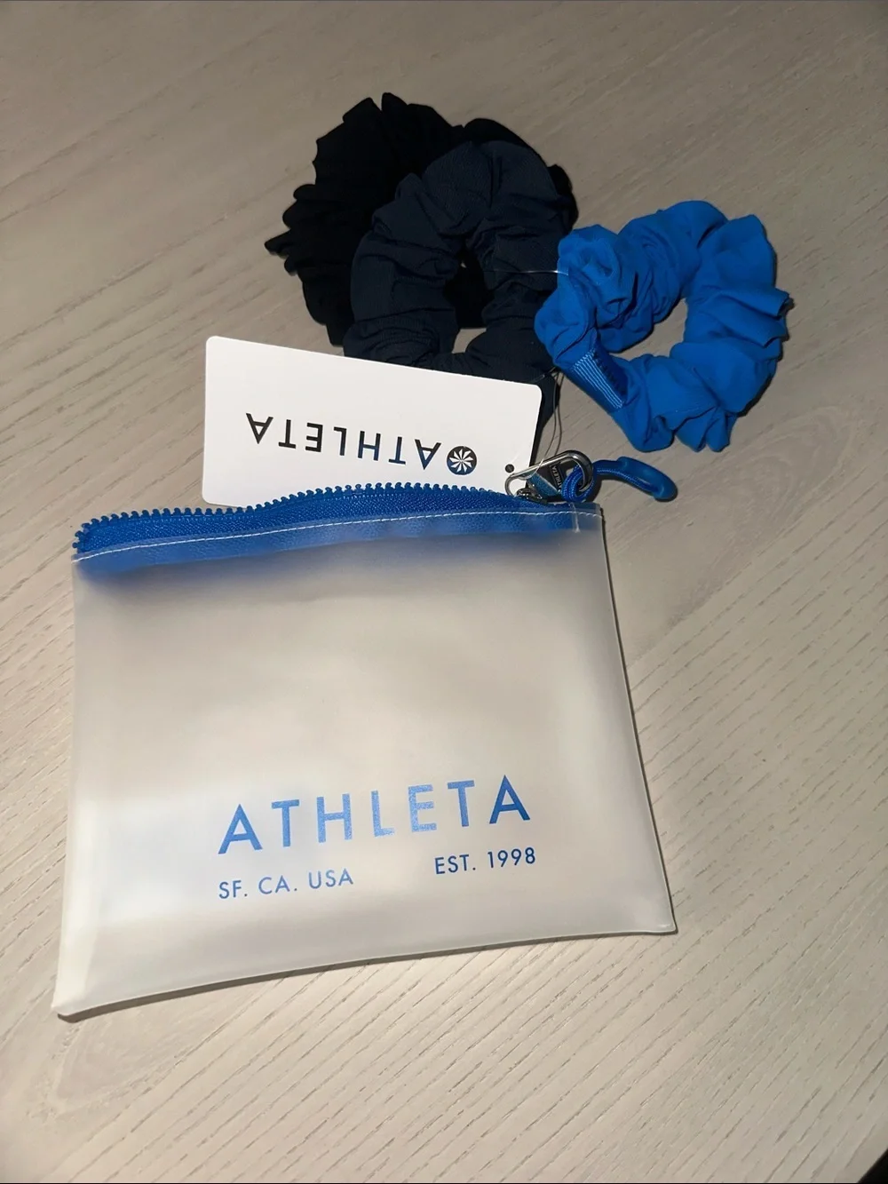 NWT Athleta Pouch Blue, Navy & Black Scrunchies on the go scrunchies set of 3 - Picture 1 of 5
